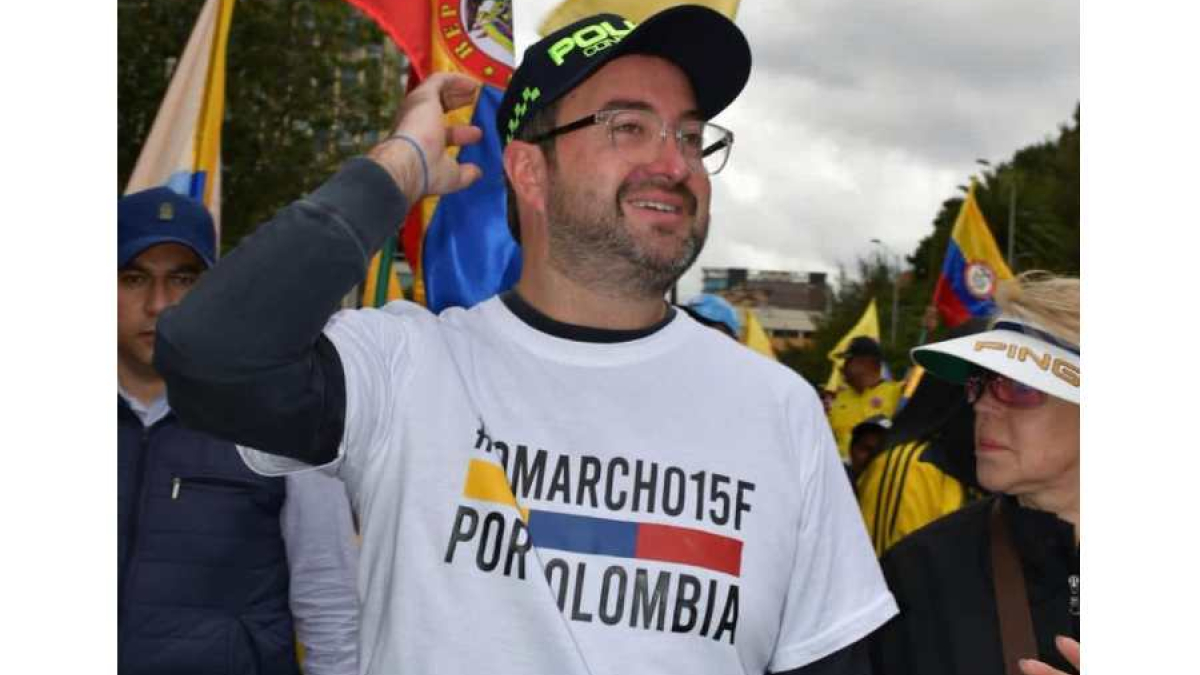 El congresista está acusado por los delitos de concierto para delinquir, cohecho e interés indebido en la celebración de contratos, según la Corte. 