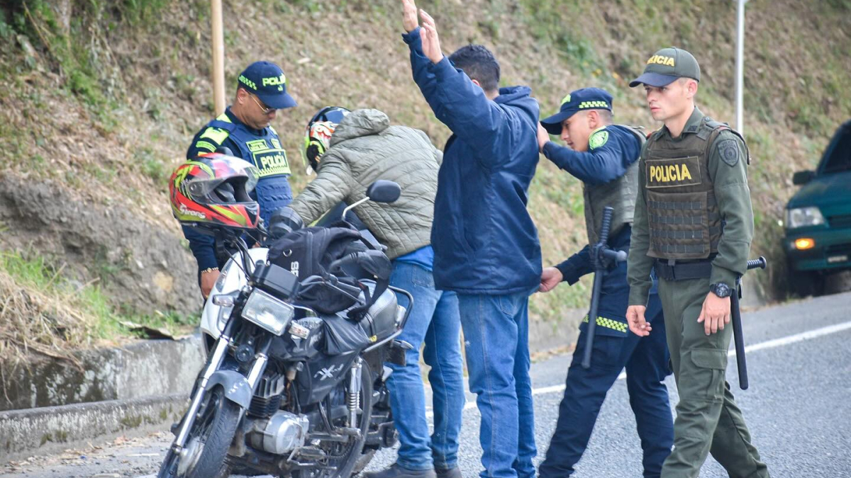 Controles y medidas implementadas este mes en Chinchiná para garantizar un entorno seguro. Operativos en conjunto entre la Policía Nacional y la Secretaría de Gobierno del municipio.