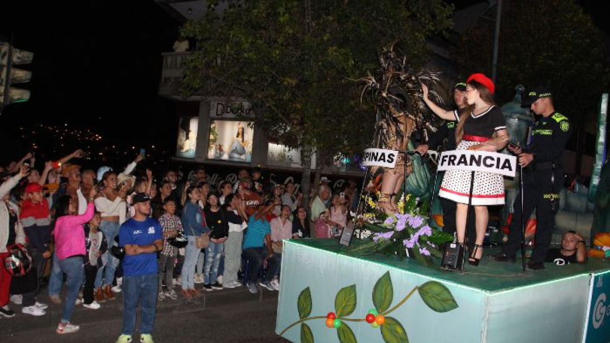 El Desfile de las Naciones fue el que tuvo más asistencia de los ciudadanos.