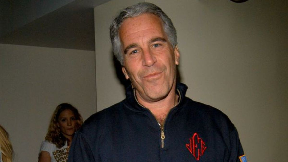 El multimillonario estadounidense Jeffrey Epstein se suicidó en el 2019 en una cárcel de Nueva York, donde pagaba condena por liderar una red de tráfico de menores en el mundo de élite.