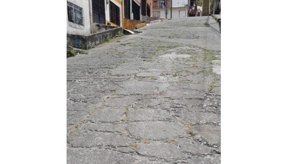 Así está actualmente la vía.