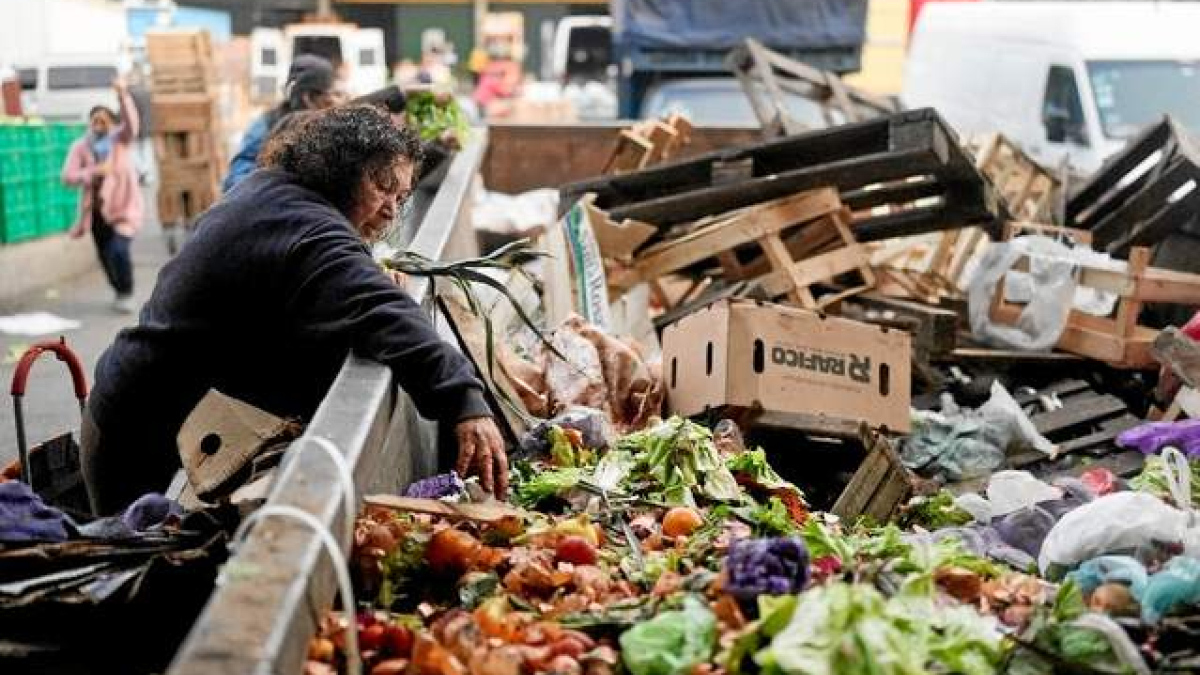 Foto | AP/ Tomada de La Jornada | LA PATRIA De los cerca de 27 millones de personas pobres, 7 millones serían indigentes.