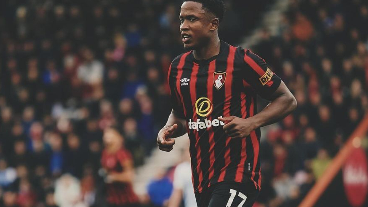Luis Fernando Sinisterra Lucumí disputa su primera temporada con el Bournemouth inglés.