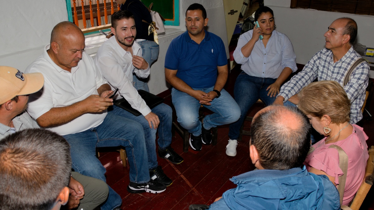 Mesa de trabajo, de las 12 que se conformaron con la comunidad de Salamina, para definir prioridades en el Plan de Desarrollo de Caldas.