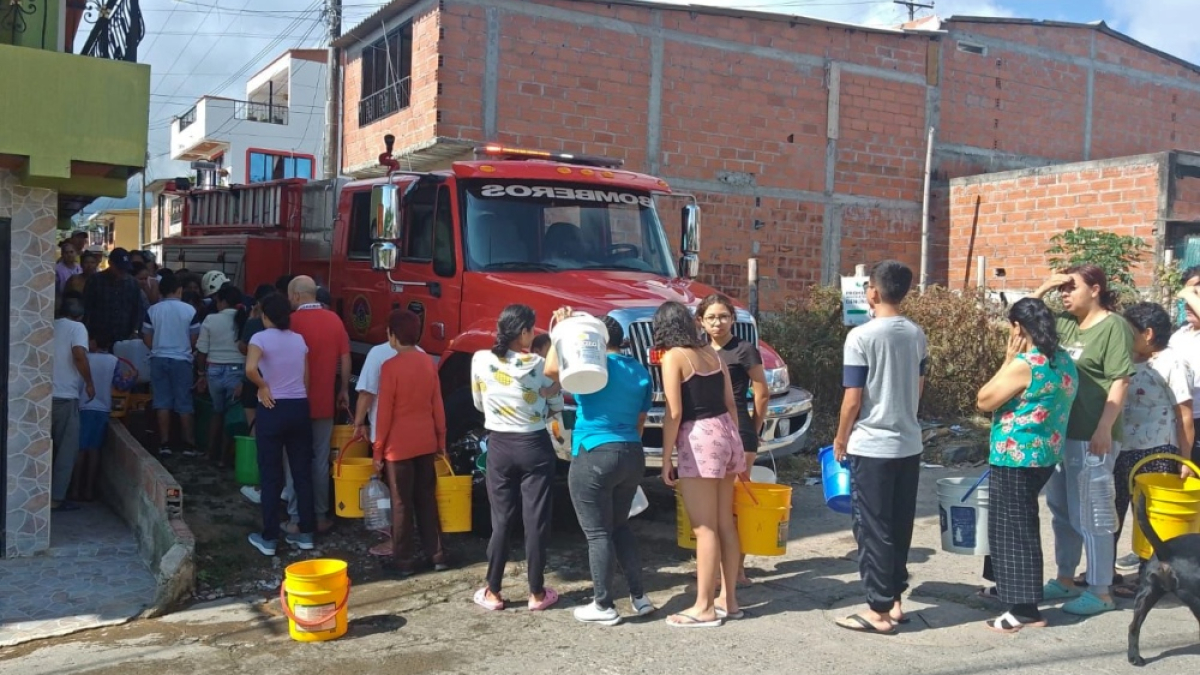 abastecimiento-de-agua-carro-tanque-riosucio-caldas