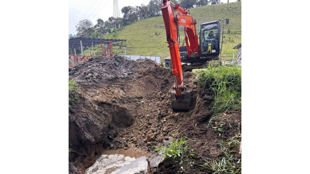 Por un daño en la tubería en el sector de La Florida, Villamaría se encuentra sin servicio de agua.