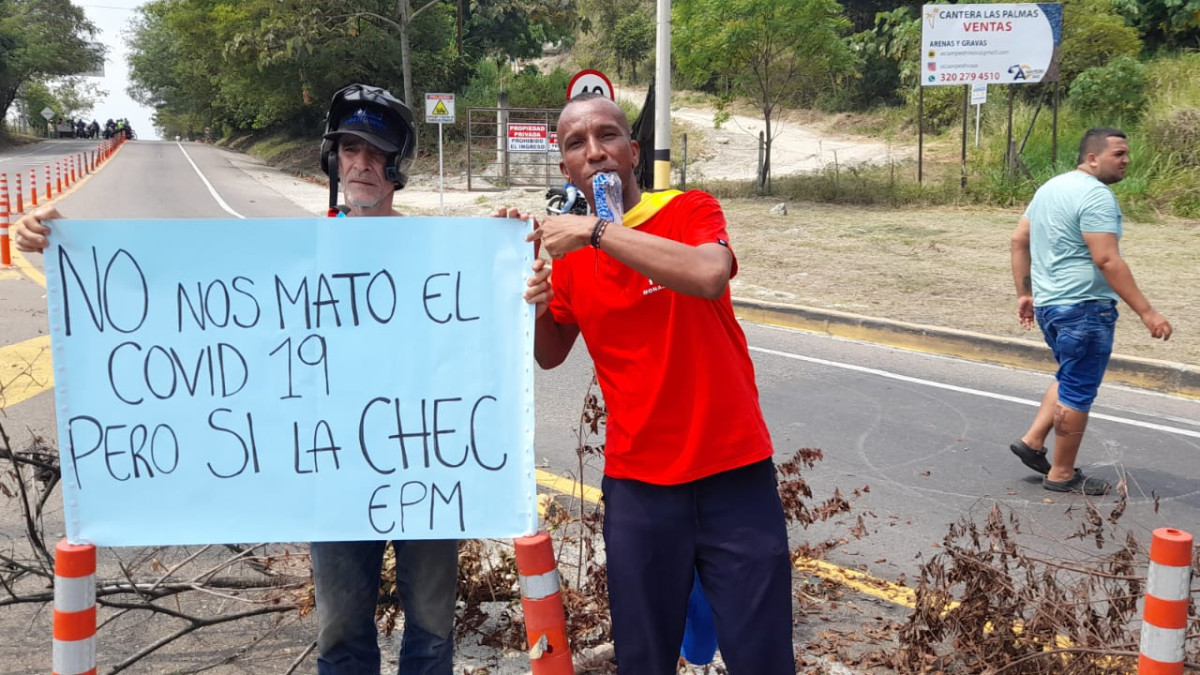 El grupo de manifestantes recorrió ayer las calles del municipio.