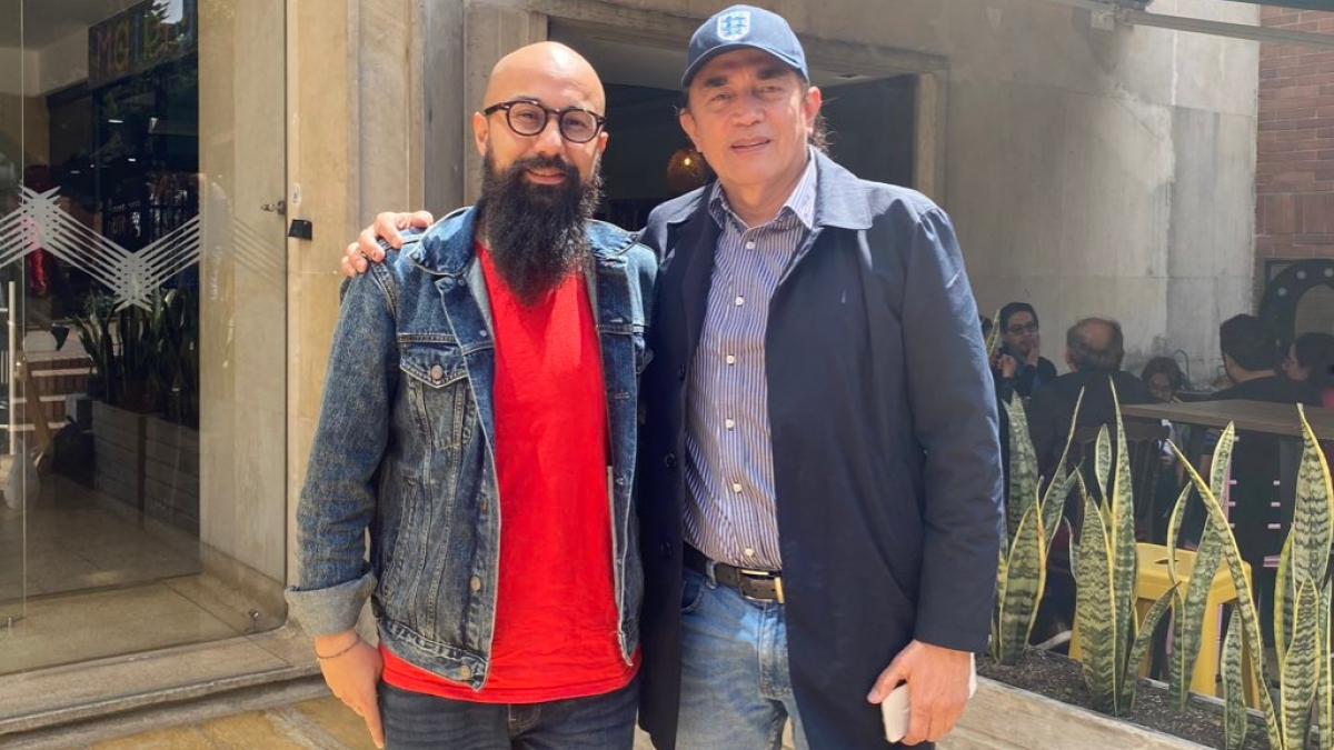 Carlos Carrillo junto a Gustavo Bolívar, excandidato a la Alcaldía de Bogotá.