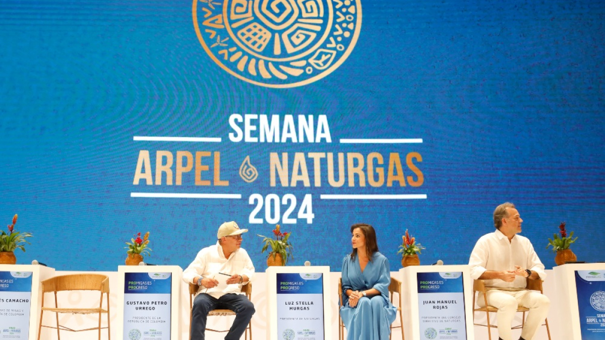 El presidente de Colombia, Gustavo Petro, y la presidenta de Naturgás, Luz Stella Murgas, cruzaron declaraciones en el cierre de la Semana Arpel-Naturgás 2024.