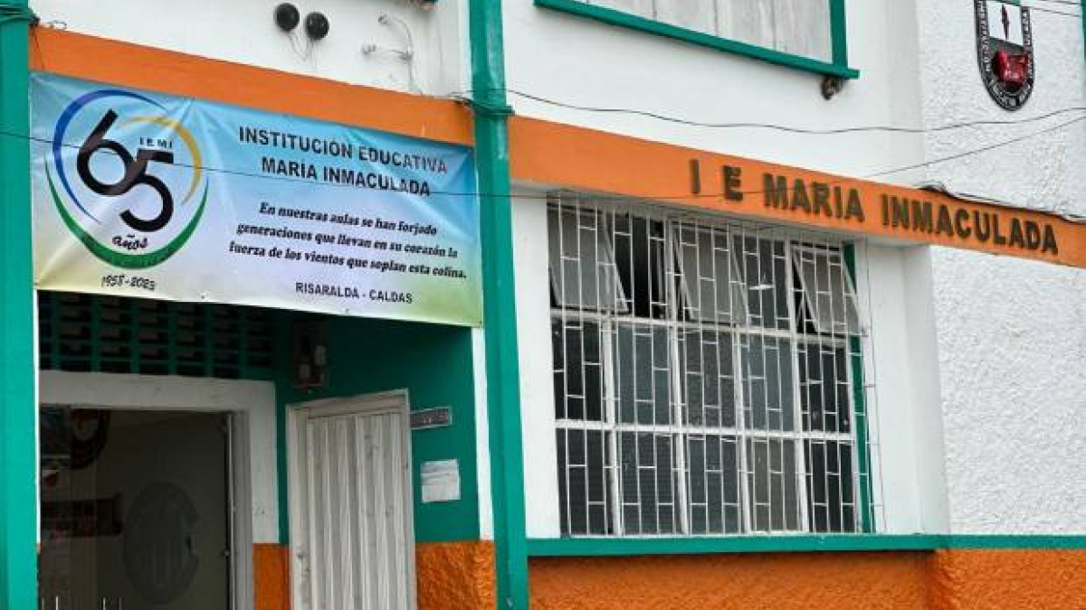 El Colegio María Inmaculada, de Risaralda, anuncia un cese de actividades desde hoy con el propósito de exigir nombramiento de docentes y de rector. 