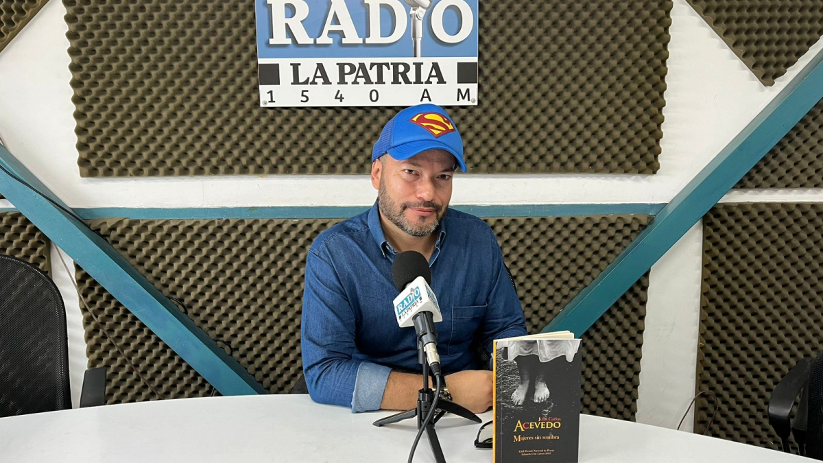 Juan Carlos Acevedo, escritor y poeta manizaleño autor del libro Mujeres sin sombra.