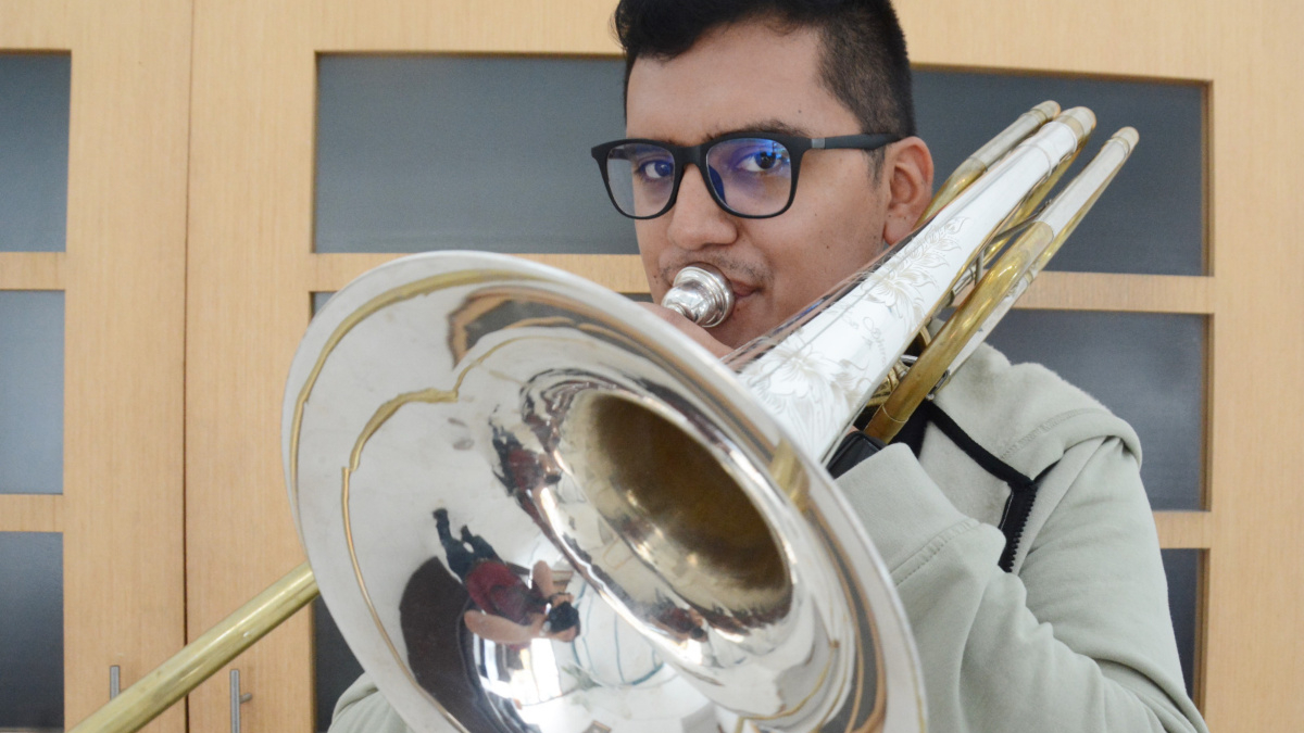 El nariñense David Pérez Pantoja, de 25 años, se presentará hoy en Manizales a las 7:00 p.m. en el Centro Cultural del Banco de la República. Recital.