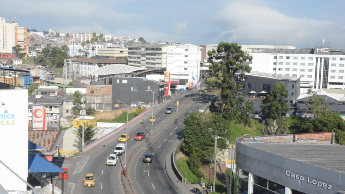 Avenida Santander de Manizales, con vista al centro de la ciudad.
