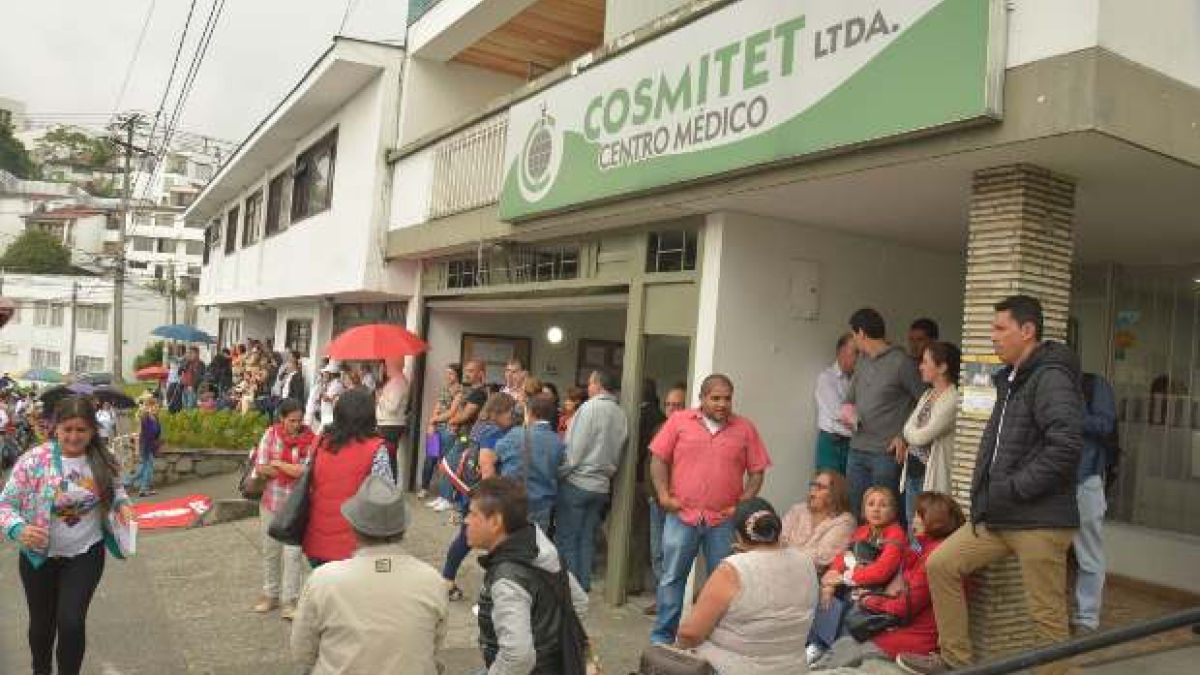 Maestros han protestado, durante años, por considerar que hay deficiencias en el servicio de salud. El nuevo modelo  empezará el miércoles y en Caldas hay expectativa parfa unas 20 mil personas, entre docentres y sus beneficiarios. Gobierno nacional definende puntos y la Procuraduría alerta. 