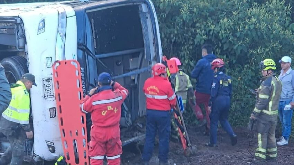El accidente ocurrió en Moniquirá (Boyacá). El bus cubría la ruta Bogotá-Bucaramanga.