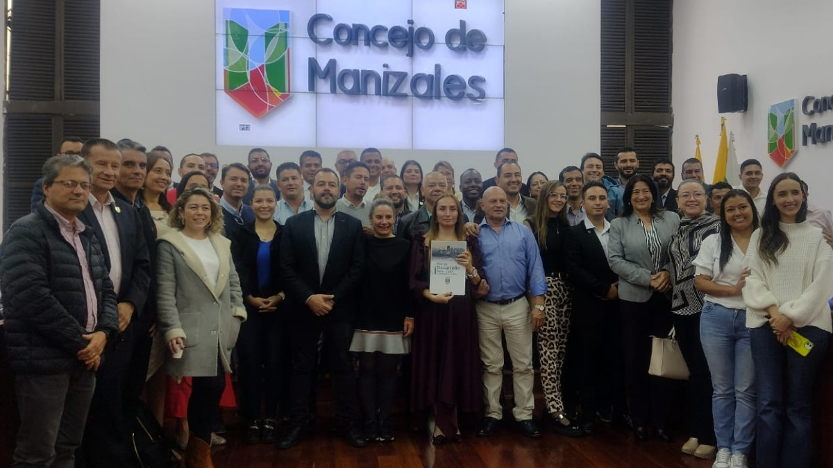 La Alcaldía y el Concejo de Manizales celebraron la aprobación del Plan de Desarrollo.