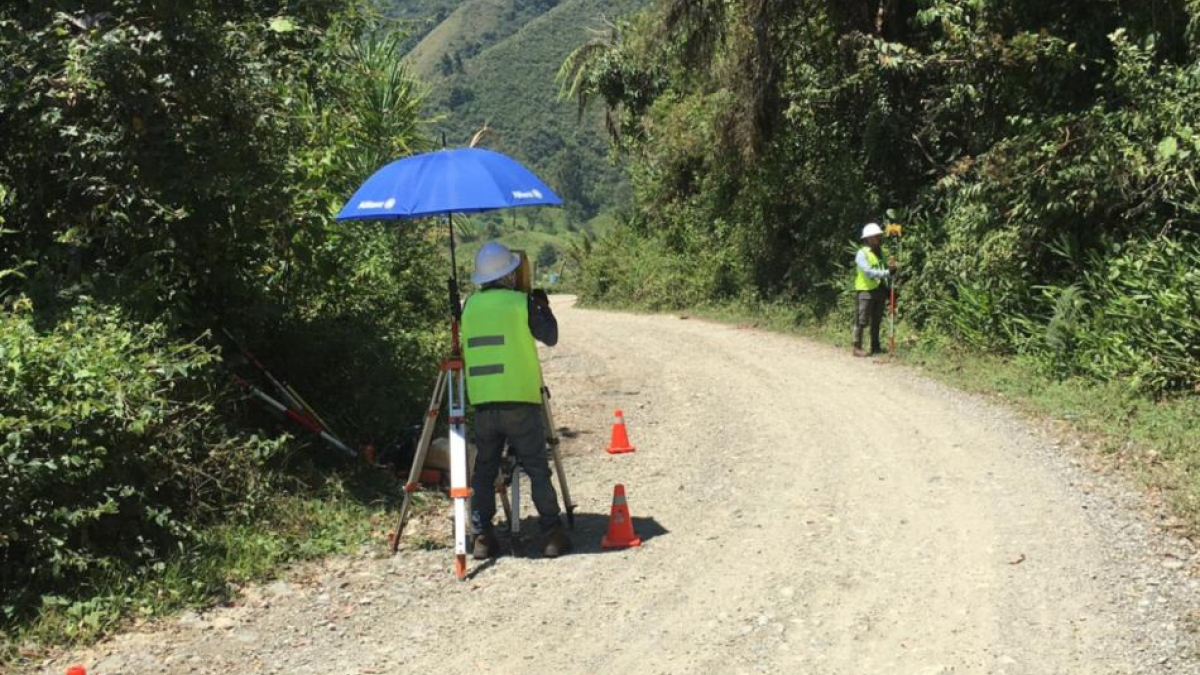 El contrato fue adjudicado al Consorcio Vial Asfalto en el que participan los socios Construcciones Diseños y Obras Civiles (90%) y Asfalto y Construcciones SAS (10%). Su representante legal es Brayan Stiven García.