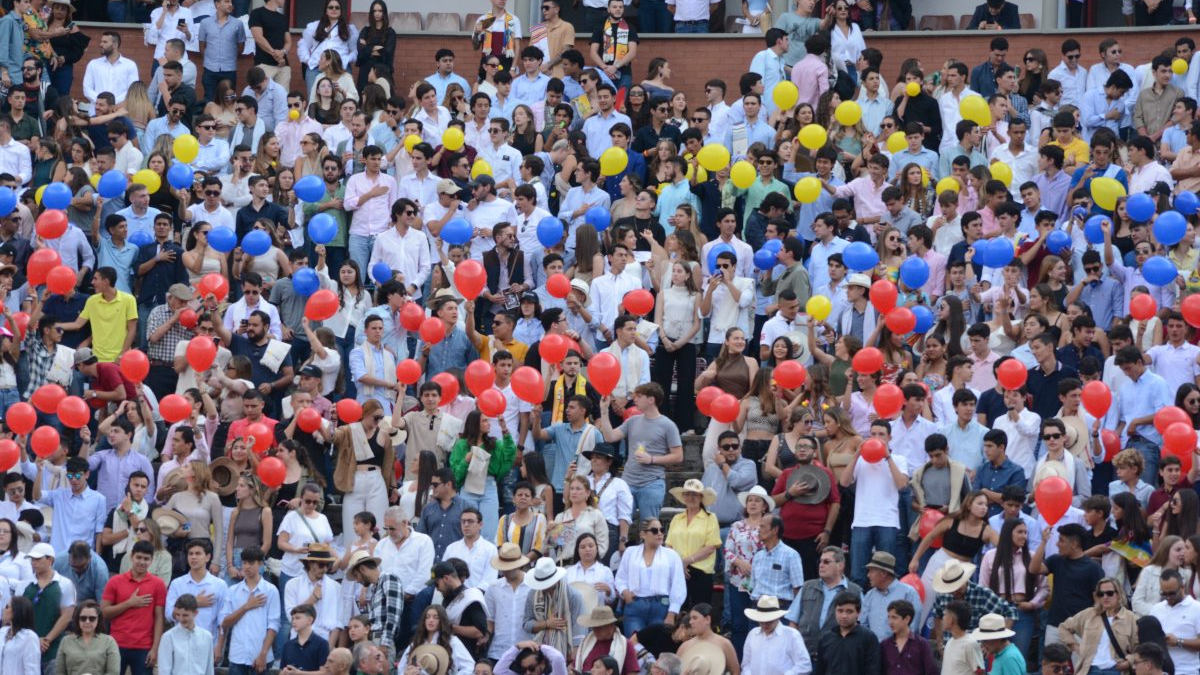Afición taurina en La Monumental Plaza de Toros de Manizales