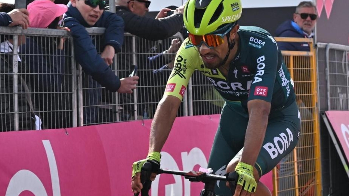 El colombiano Daniel Felipe Martínez (Bora Hansgrohe) es segundo en la clasificación general del Giro de Italia.