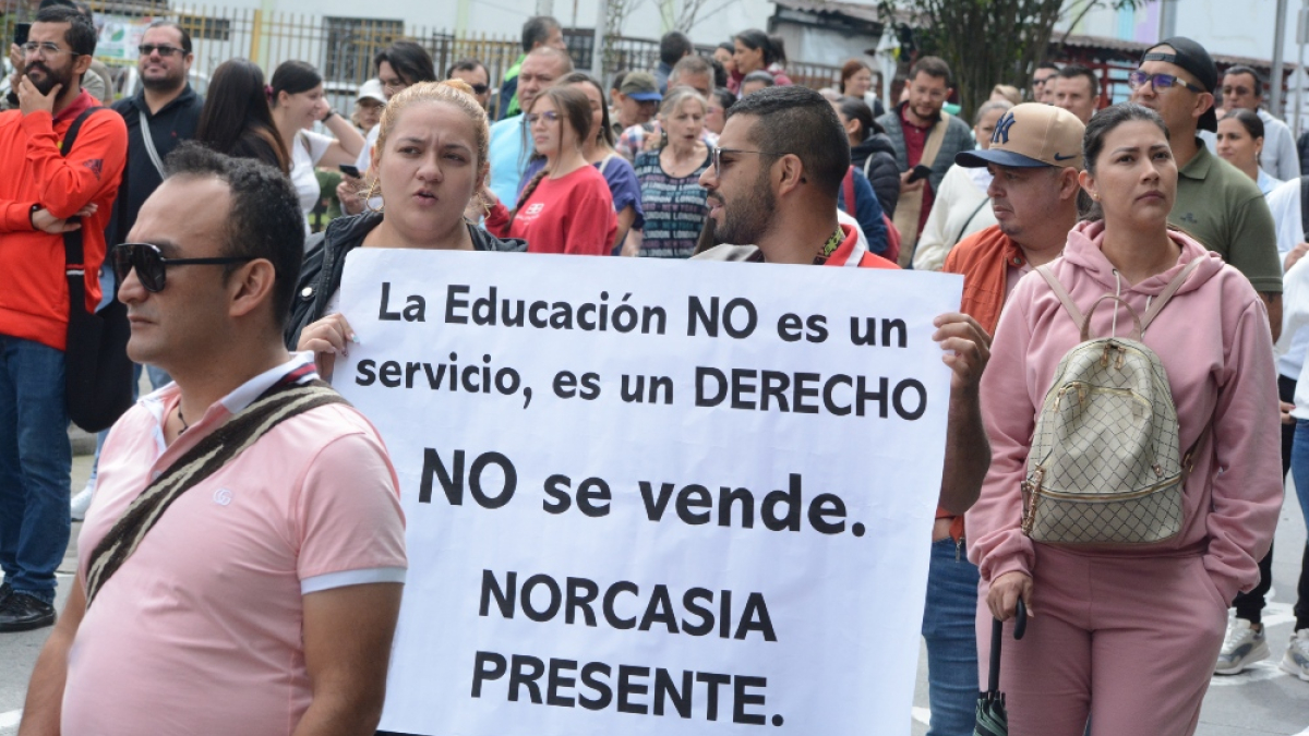 Los maestros de Caldas se han reunido en los últimos días en Manizales para marchar y protestar contra la Ley Estatutaria de la Educación que impulsa el Gobierno nacional.