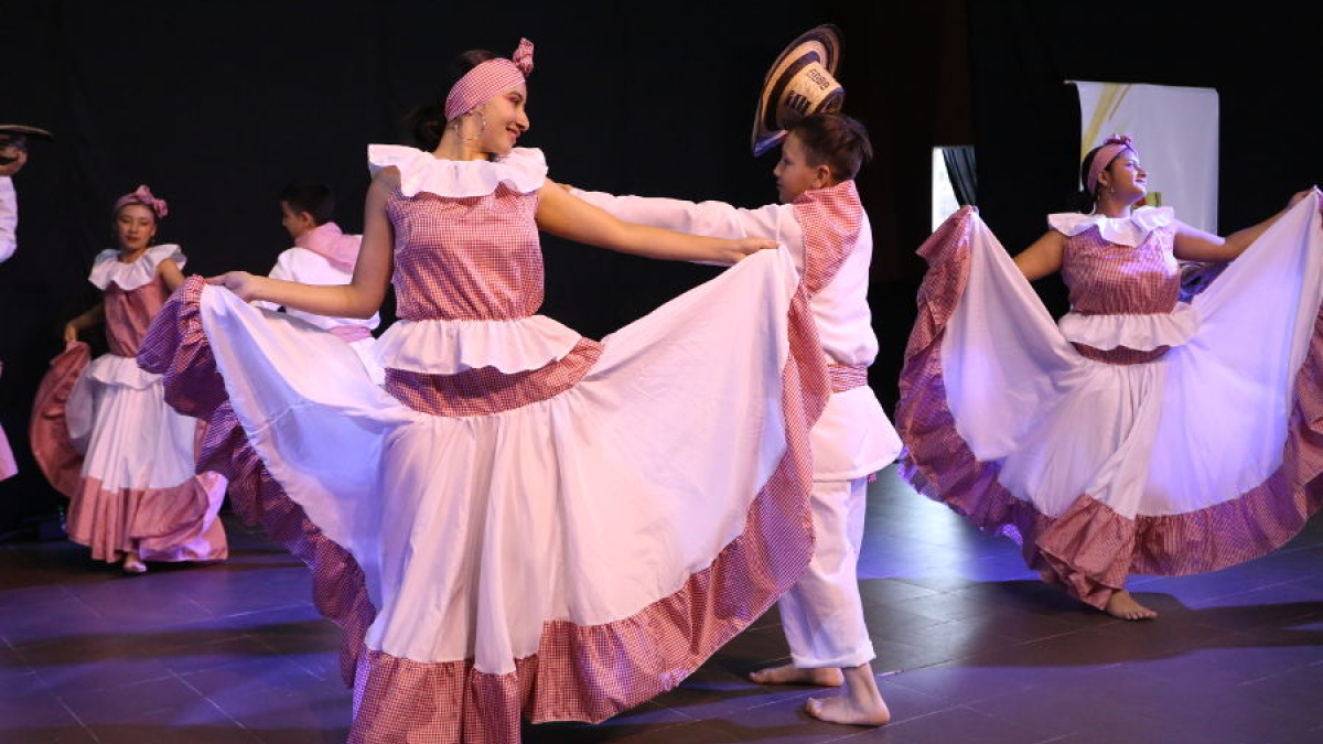 Grupo de proyección folclórica y teatral