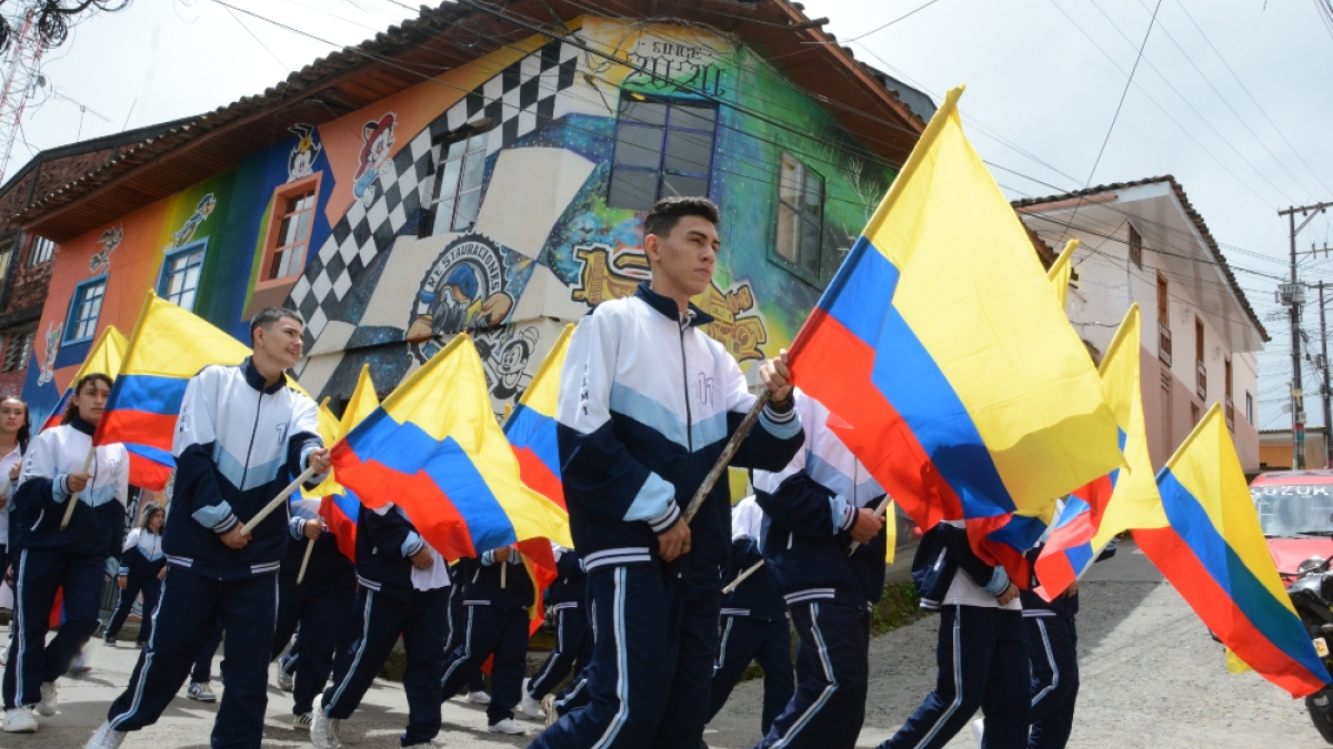 Risaralda (Caldas) celebró este viernes anticipadamente el Día de la Independencia de Colombia. Marquetalia, Filadelfia, Aranzazu y Salamina hicieron lo mismo. En Manizales el desfile del 20 de Julio saldrá este sábado a las 8:30 a.m. de la Plaza de Bolívar.