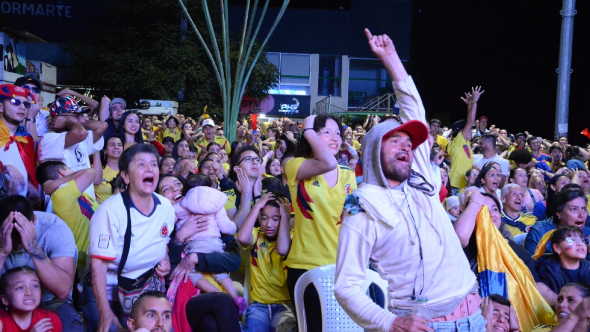 En el parque de la Mujer gritaron con euforia en cada ataque cafetero. Conozca las reacciones durante y después de la final en Manizales.