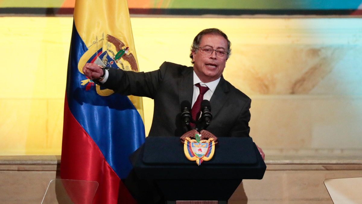 El presidente colombiano, Gustavo Petro, pidió este sábado perdón al país por el escándalo de corrupción en la UNGRD.