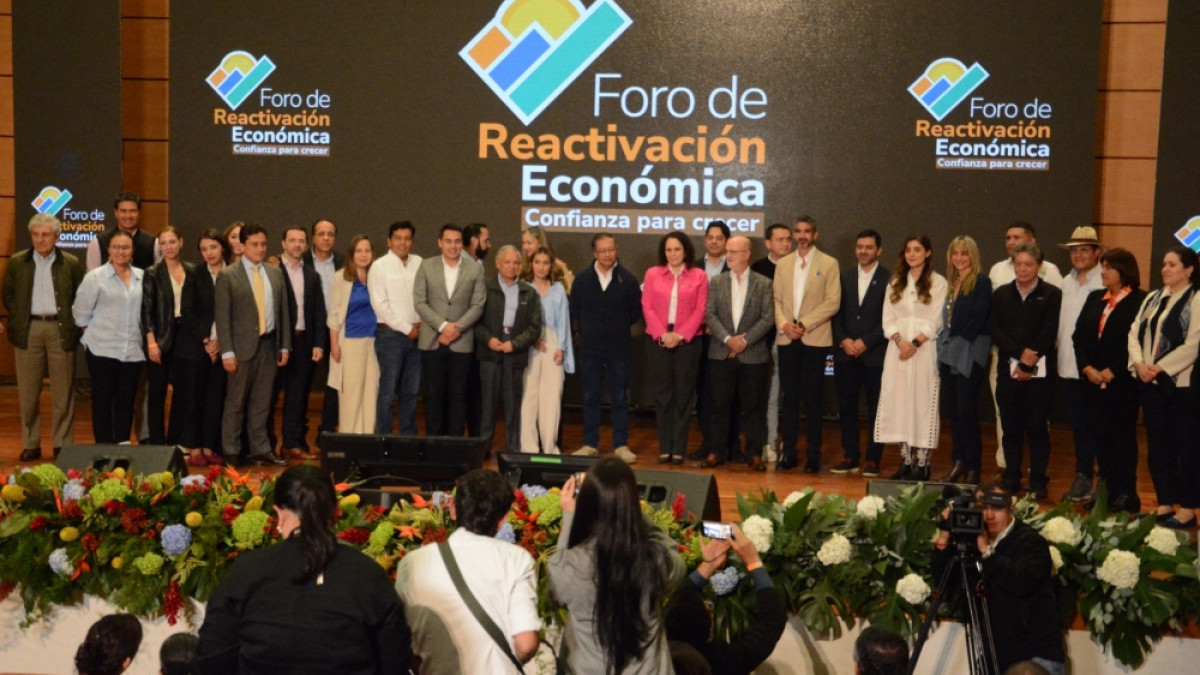 Gremios, expertos y empresarios nacionales, junto con el alcalde de Manizales, Jorge Eduardo Rojas, y el gobernador de Caldas, Henry Gutiérrez, se unieron ayer con los ministros, delegados del Gobierno nacional y el presidente, Gustavo Petro, para hacer una apuesta por la reactivación nacional. No hubo apuestas puntuales para esta región.