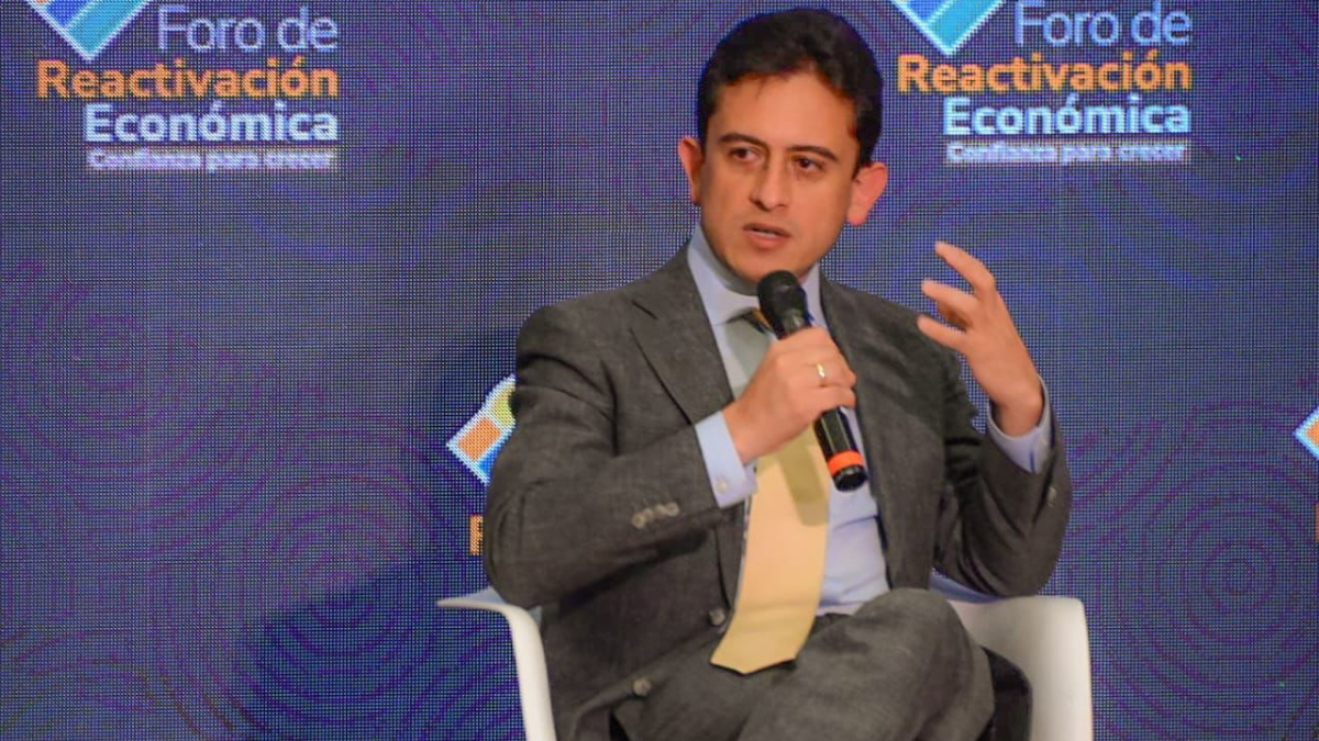 Luis Carlos Reyes, ministro de Comercio, Industria y Turismo, en Caldas.