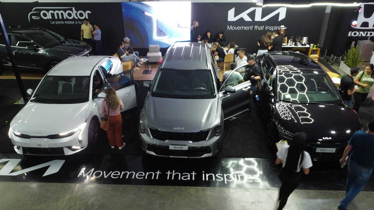 Kia le apuesta al cuidado del medioambiente con su línea de automóviles eléctricos.