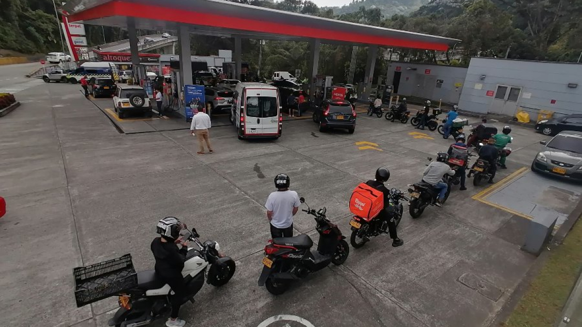 La estación de servicio de La Plazuela en la Avenida Kevin Ángel de Manizales.