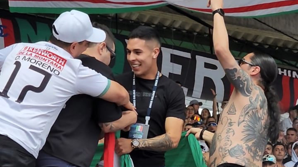 Mateo García en la barra Holocausto Norte