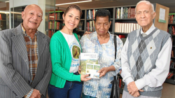 Entrega de libro