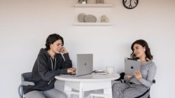 300 mujeres, con opción en innovación y tecnología
