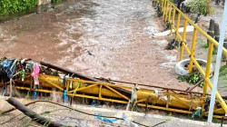 Derrumbes e inundaciones agobian a Colombia