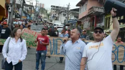 Comerciantes marcharon y pidieron detener el bulevar de la 19