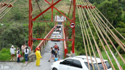 El puente Olivares está soportando una pesada carga: habitantes temen una tragedia