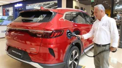 "Conducir un híbrido es un cambio psicológico": dueño de una camioneta de esta tecnología