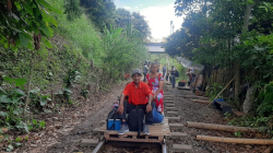 El derrumbe del puente El Alambrado, entre Quindío y Valle del Cauca, impulsó las marranas