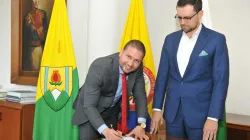 En la Gobernación de Caldas siguen las movidas
