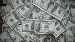 El dólar sigue por debajo de los $4.000 y llega a su mínimo en un año