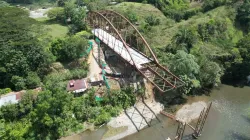 Finalizan armado de la estructura del nuevo puente El Alambrado entre Quindío y Valle 