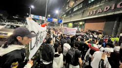 "No aguantamos más...", les gritan 2 mil hinchas del Once Caldas a los directivos