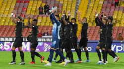 Once Caldas se despide con victoria ante Santa Fe y Dayro Moreno llega a 217 goles