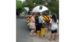 El agua en La Dorada llega de la mano de bomberos a causa del fenómeno de El Niño