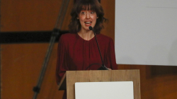 Irene Vallejo abre Feria del Libro de Bogotá con oda a la lectura, un logro milenario
