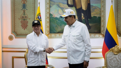 "La paz política en Venezuela puede ser también la paz armada en Colombia": Gustavo Petro