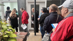 Docentes de Caldas sufren con la entrega de medicamentos tras inicio del nuevo modelo