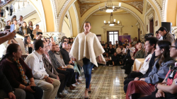Ponchos y ruanas se toman la Gobernación con la pasarela de las Artesanías de Caldas